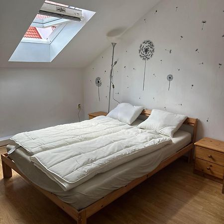 C Private Room In City Center In Bratislava Exteriör bild