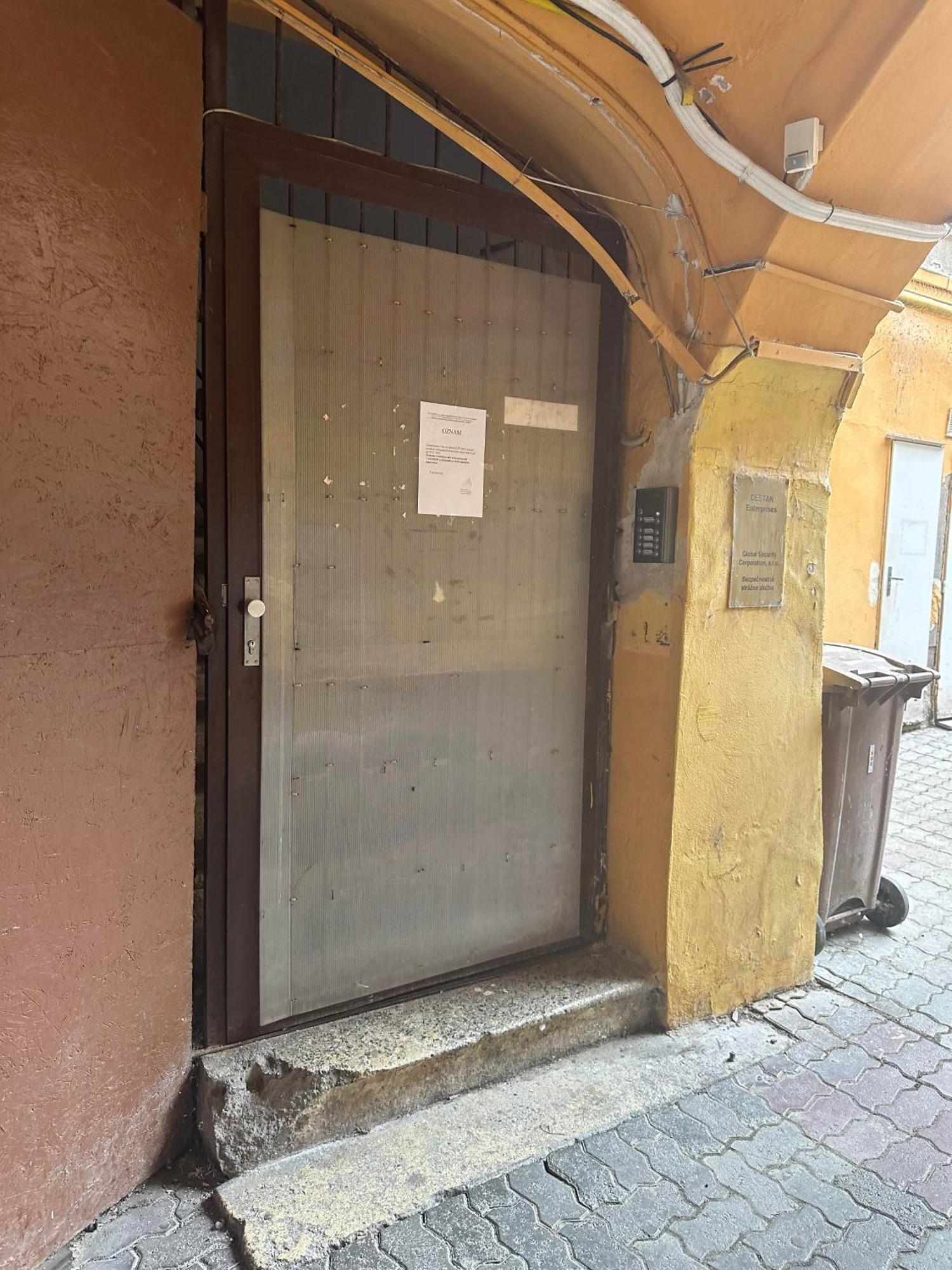 C Private Room In City Center In Bratislava Exteriör bild